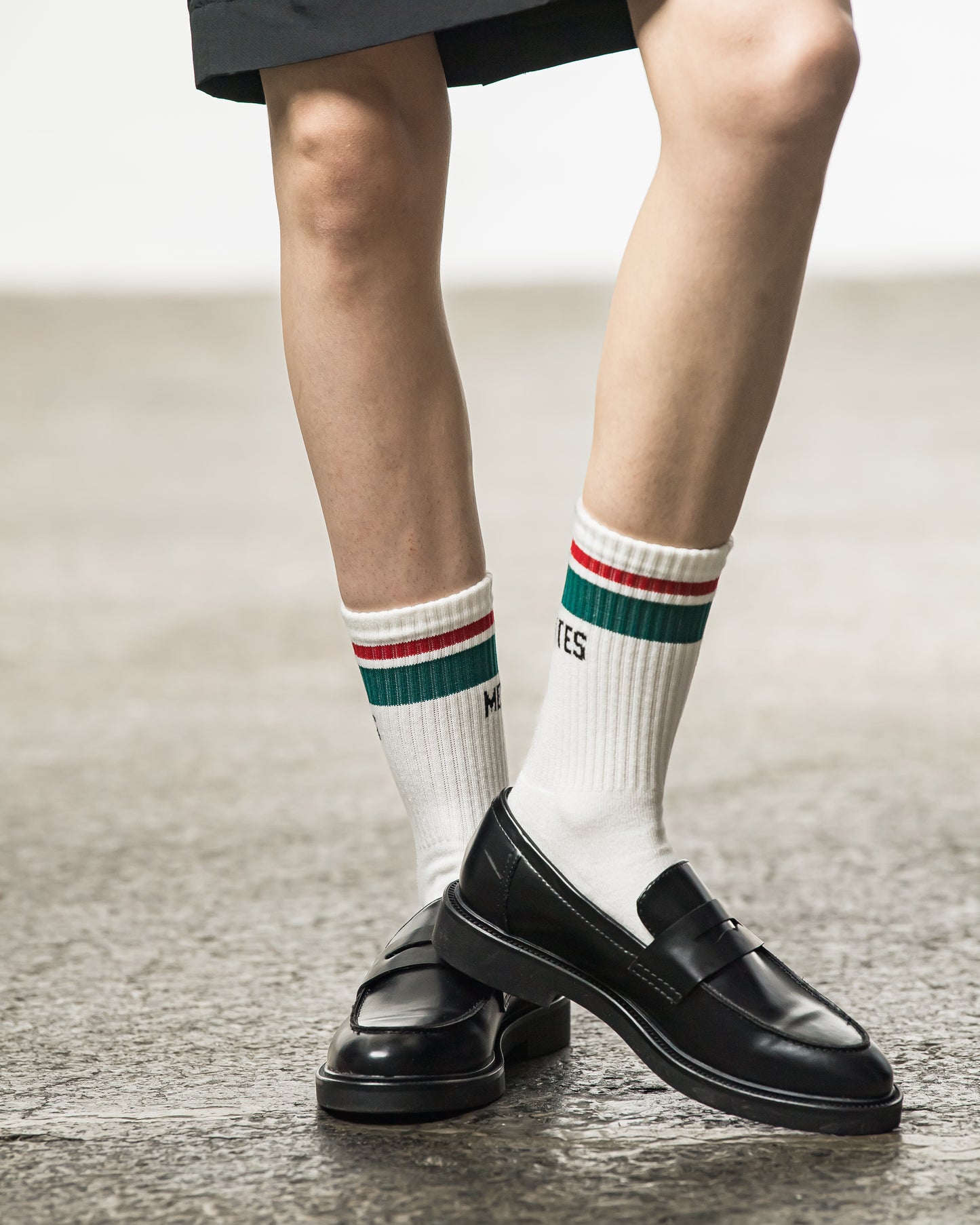 Line Logo Pile Socks